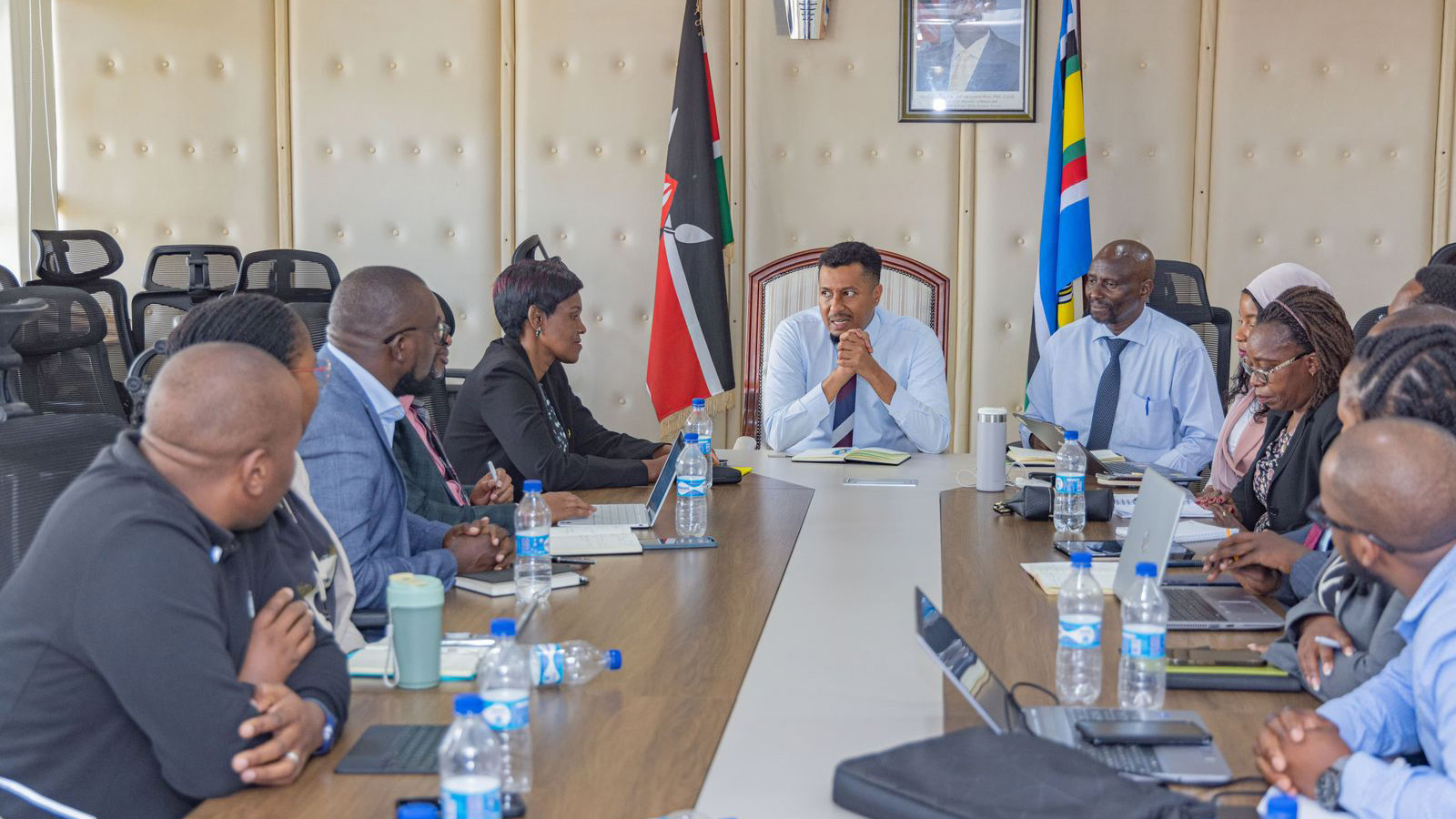 The delegation led by Principal Secretary in the Ministry of Natural Resources and Energy, Lindiwe Mbingo held its second engagement with Mohamed Daghar (C), Principal Secretary in the State Department for Transport in Kenya. 